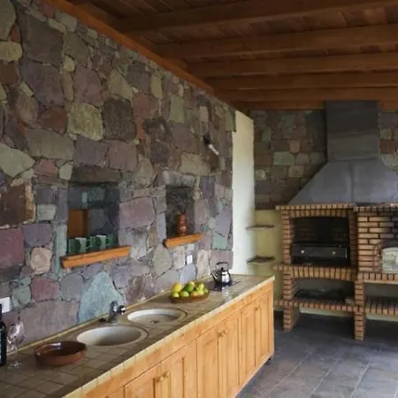 Vivelorural Rosas Con Piscina Feriehus